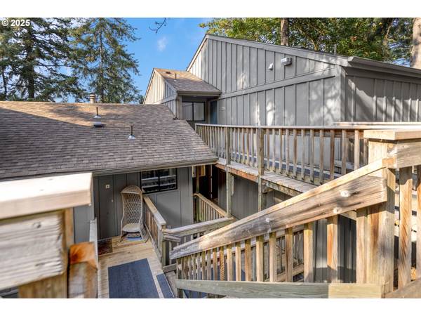 223 TRAILSIDE LOOP, Eugene, OR 97405