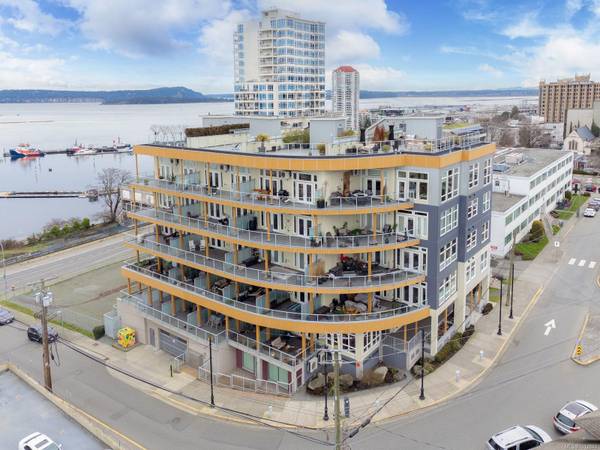 10 Chapel St #303, Nanaimo, BC V9R 5H2