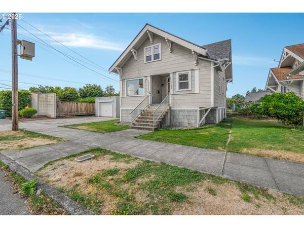 115 N 2ND ST, St Helens, OR 97051