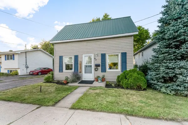 Arnprior, ON K7S 2X3,97 Edward ST S