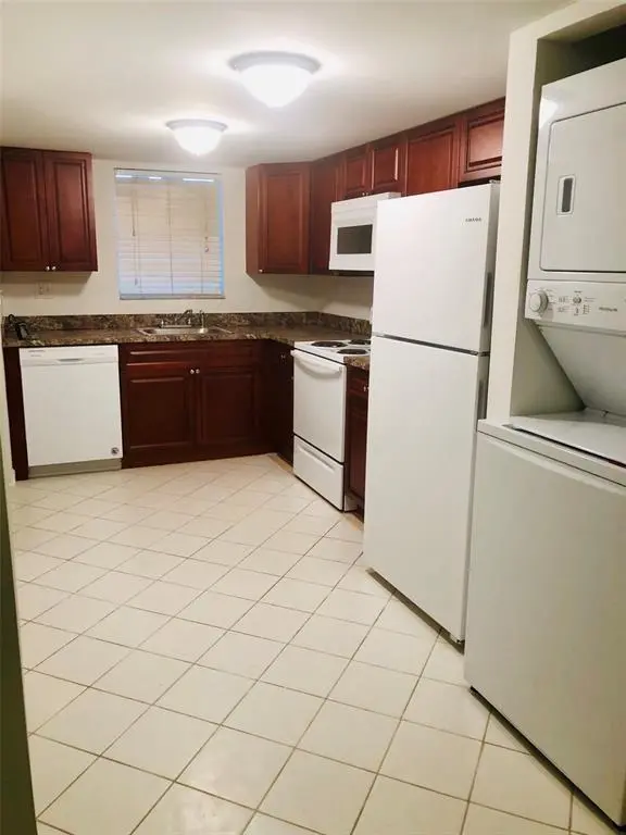 Lauderhill, FL 33319,6080 NW 44th St #101