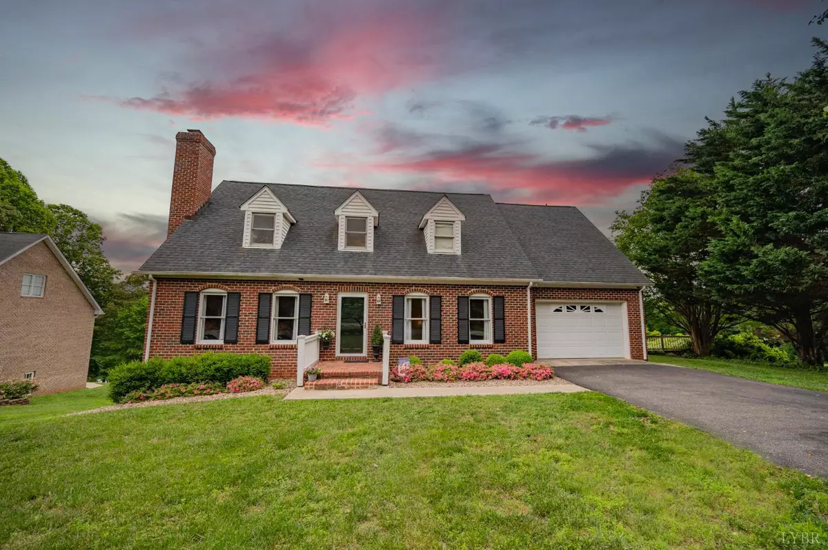 Forest, VA 24551,220 Swan LN