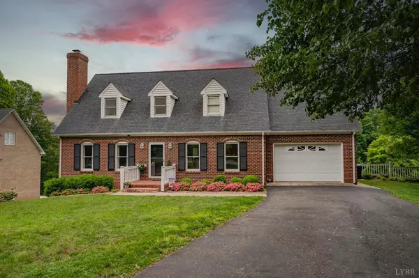 Forest, VA 24551,220 Swan LN