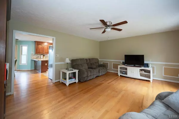 Forest, VA 24551,220 Swan LN