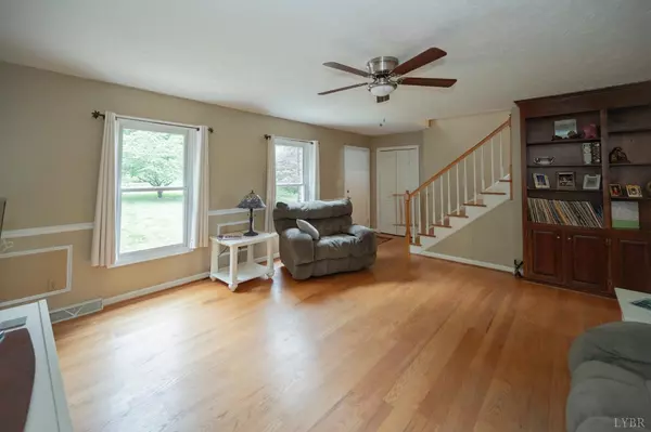 Forest, VA 24551,220 Swan LN