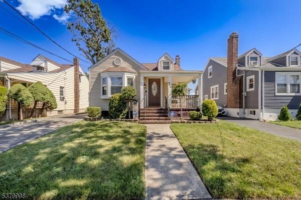 842 Erudo St, Linden City, NJ 07036