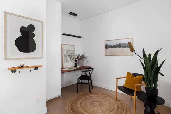 Toronto C01, ON M5V 3X1,38 Niagara ST #807