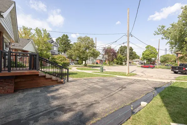 Toronto E04, ON M1L 3M6,1 Fairbourne CRES