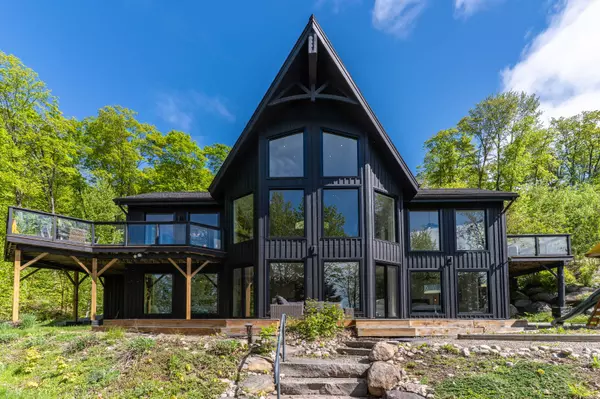 Muskoka Lakes, ON P0B 1G0,1118 North DR ##4