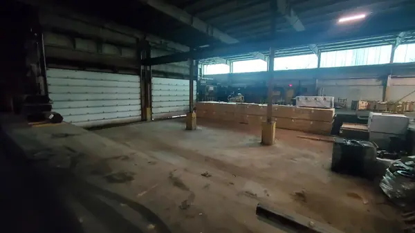 Burlington, ON L7R 3T1,2170 Queensway DR