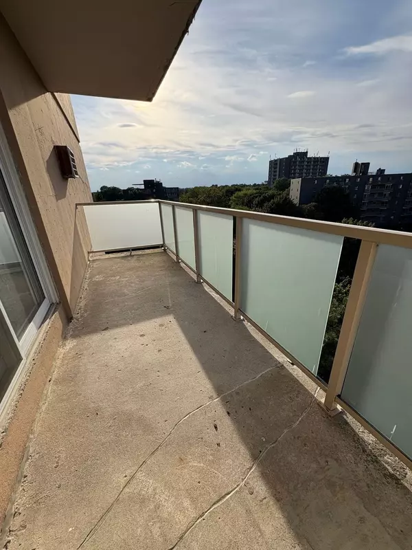 London East, ON N5Y 4T8,563 Mornington AVE #702