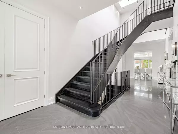 Toronto C04, ON M5N 1Z4,11 Frontenac AVE