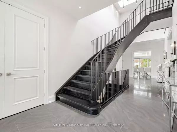 Toronto C04, ON M5N 1Z4,11 Frontenac AVE