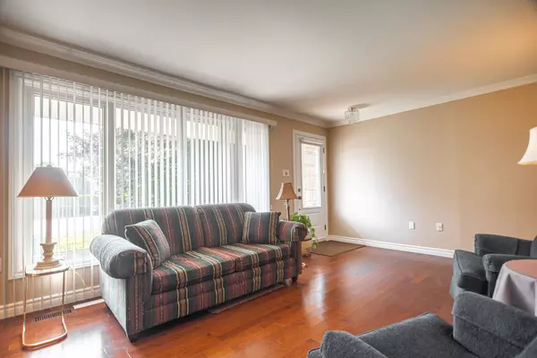 Laurentian Valley, ON K8A 7P4,186 Drive-In RD