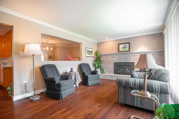 Laurentian Valley, ON K8A 7P4,186 Drive-In RD