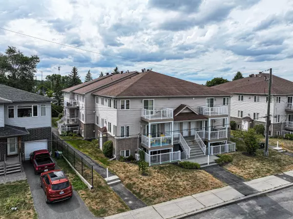 Orleans - Convent Glen And Area, ON K1C 1S2,1238 Marenger ST #14