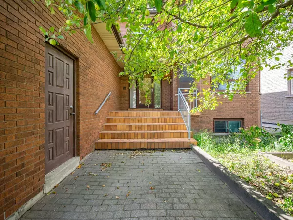 Toronto E04, ON M1L 2W6,150 Maybourne AVE