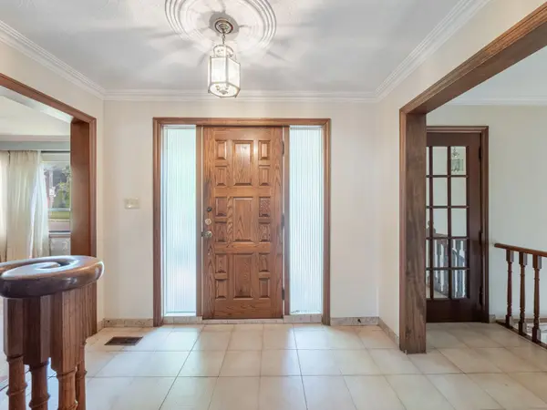 Toronto E04, ON M1L 2W6,150 Maybourne AVE