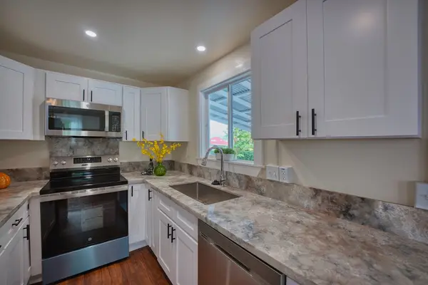 Hilo, HI 96720,664 HINANO ST