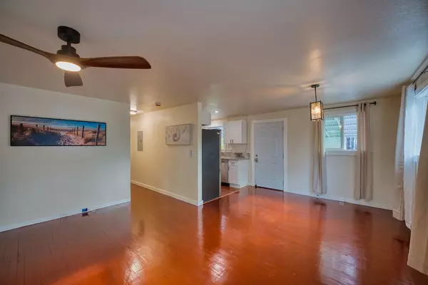 Hilo, HI 96720,664 HINANO ST