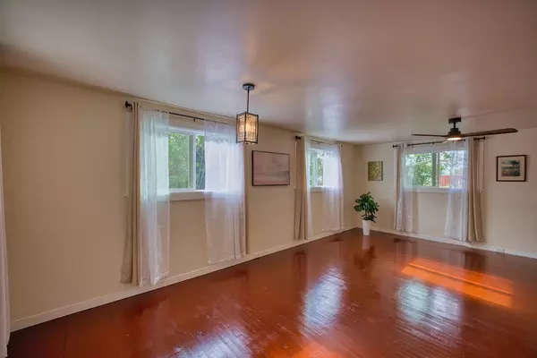 Hilo, HI 96720,664 HINANO ST