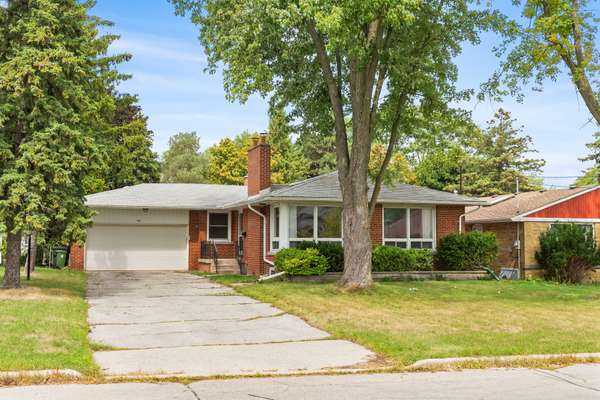 232 Newton DR, Toronto C14, ON M2M 2P3