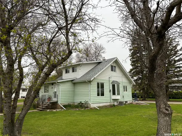 200 1st STREET W, Dinsmore, SK S0L 0T0