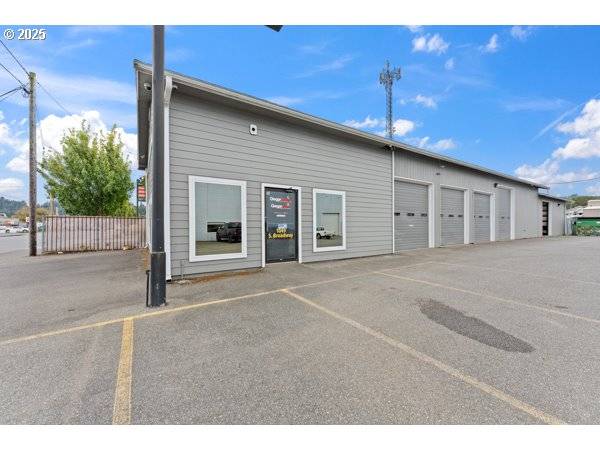 Coos Bay, OR 97420,1049 S BROADWAY