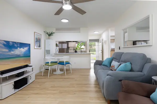 Kailua-kona, HI 96740,75-6081 ALII DR #A105