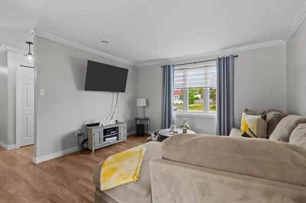 Paradise, NL A1L 1H1,26 Trails End Drive