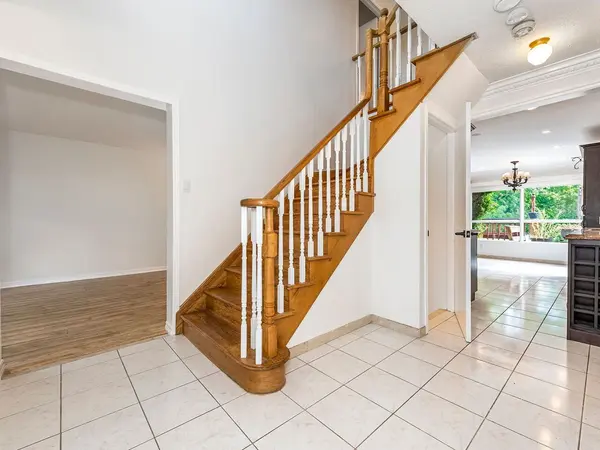 37 Belmont CRES, Vaughan, ON L6A 1L5