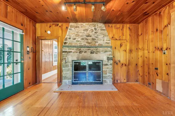 Big Island, VA 24526,1338 Hunting Creek RD