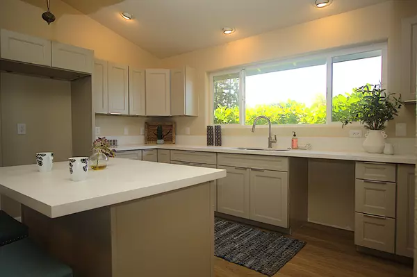 Kailua-kona, HI 96740,77-221 HOOMOHALA RD