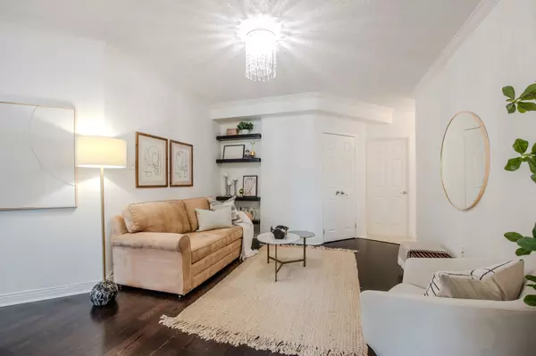 Mississauga, ON L5J 4R3,1110 Walden CIR #111