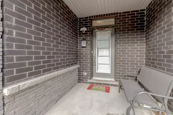 Niagara Falls, ON L2H 3S8,8273 Tulip Tree DR #31