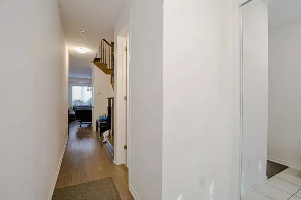 Niagara Falls, ON L2H 3S8,8273 Tulip Tree DR #31