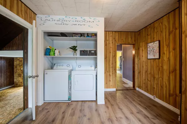 East Zorra-tavistock, ON N0B 2R0,37 Decew ST W