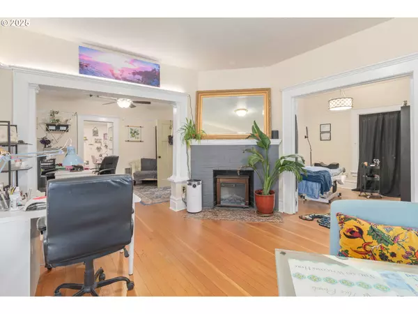 Eugene, OR 97401,1492 PEARL ST