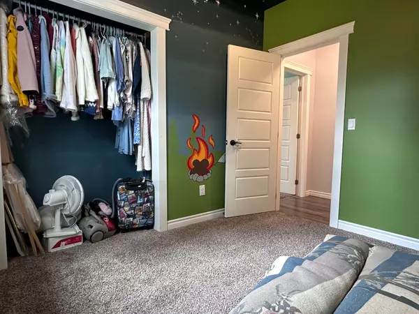 Lambton Shores, ON N0M 2M0,76 Sarah ST