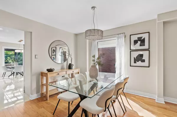 Oakville, ON L6H 4M2,2064 Glenada CRES