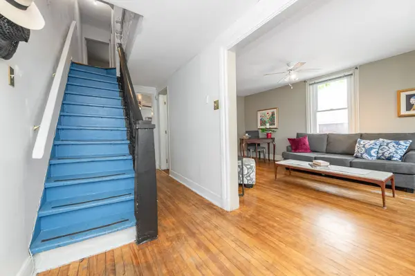 Glebe - Ottawa East And Area, ON K1S 1K8,186 Mcgillivray ST