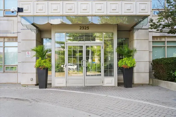 Oakville, ON L6H 0E2,2325 Central Park DR #805