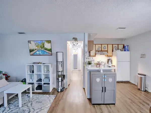 Coral Springs, FL 33065,2828 Coral Springs Dr #2828