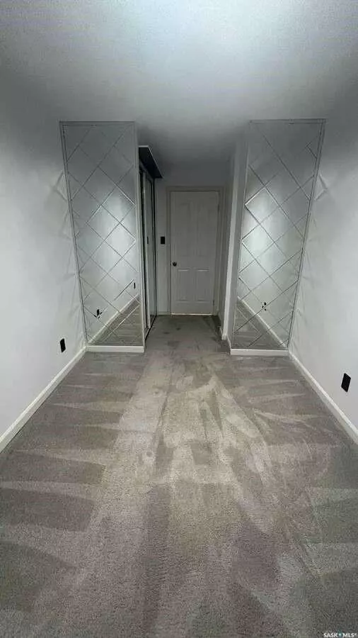 Saskatoon, SK S7K 7Y9,209D Cree PLACE #137