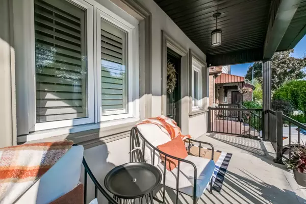 Toronto W03, ON M6N 4E5,100 Florence CRES