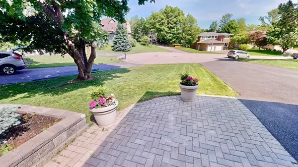 North Bay, ON P1A 4J2,12 Vivyenne CT