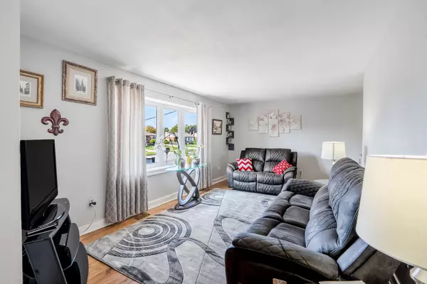 Niagara Falls, ON L2G 5C5,7400 Merritt AVE