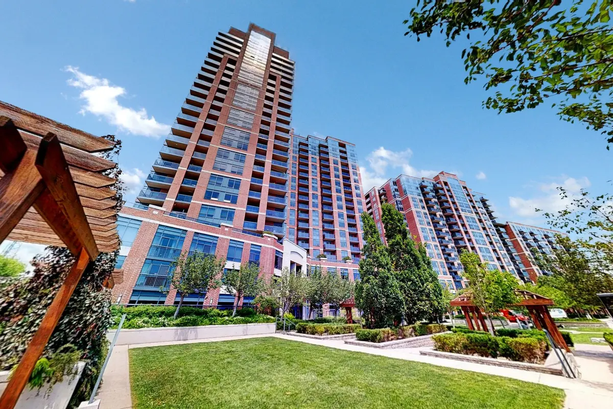 61 Heintzman ST #413, Toronto W02, ON M6P 5A2