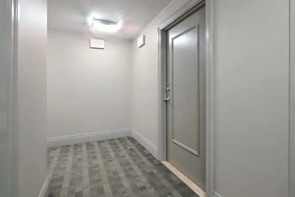 61 Heintzman ST #413, Toronto W02, ON M6P 5A2