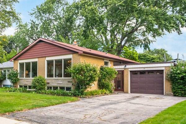 23 Cotman CRES,  Toronto W08,  ON M9B 3A4